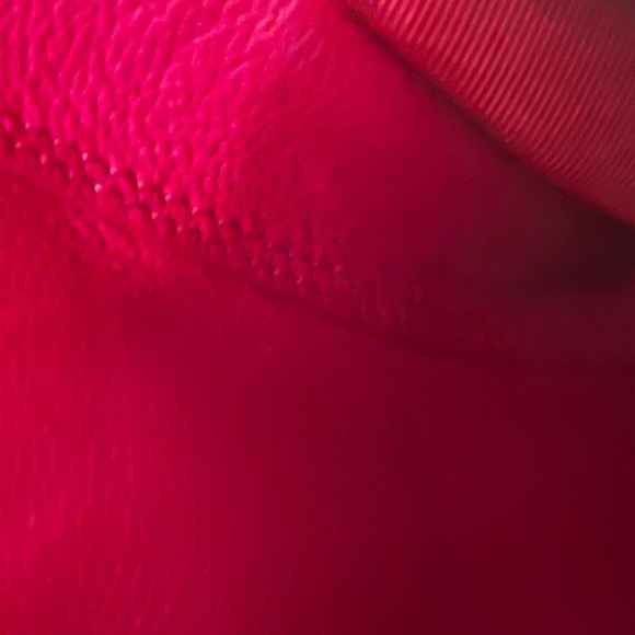 Louis Vuitton Rubis Pebbled Leather Lockme PM Shoulder Bag - Picture 14 of 14